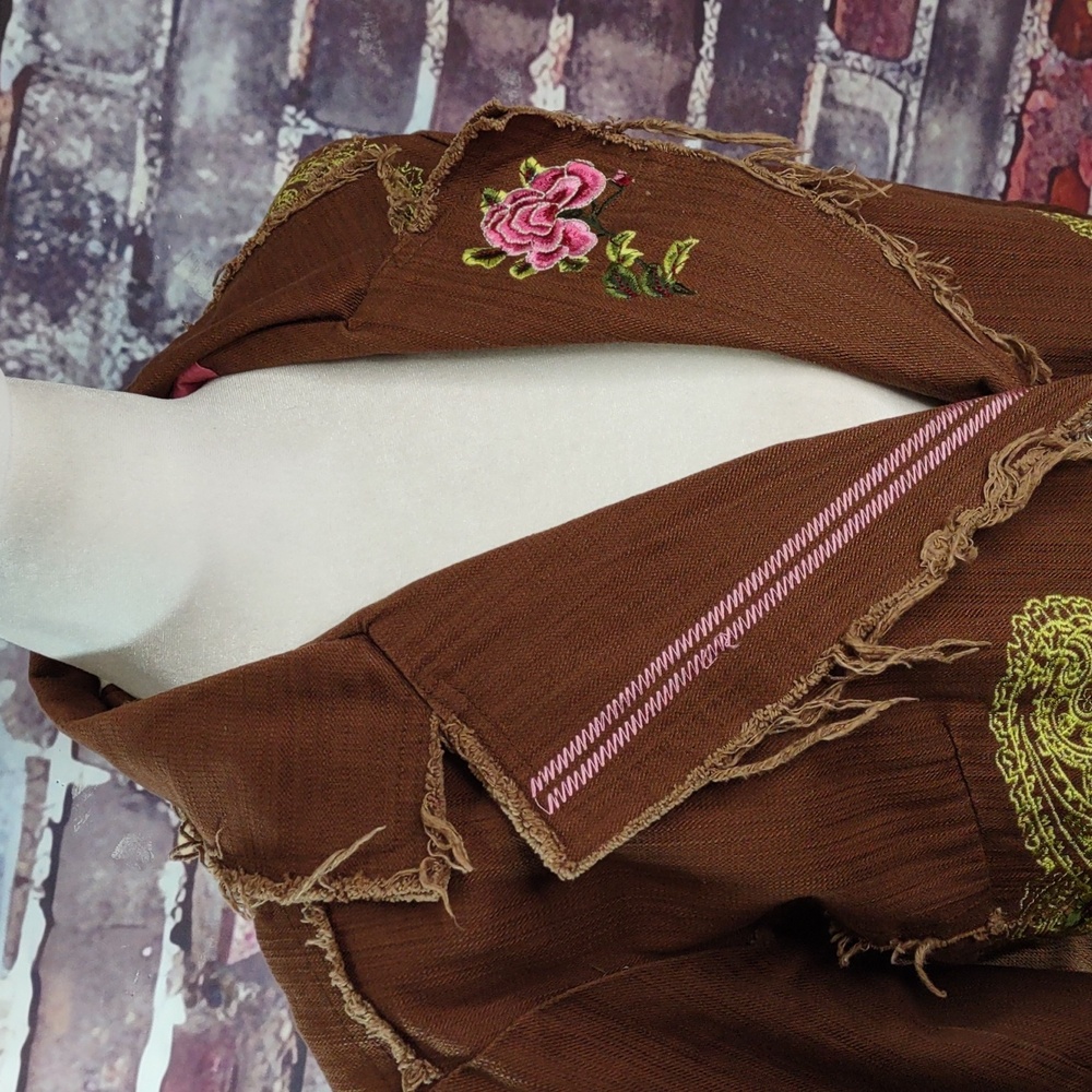 Cowgirl Tuff Co Embroidered Distressed Jacket - Picture 6 of 8
